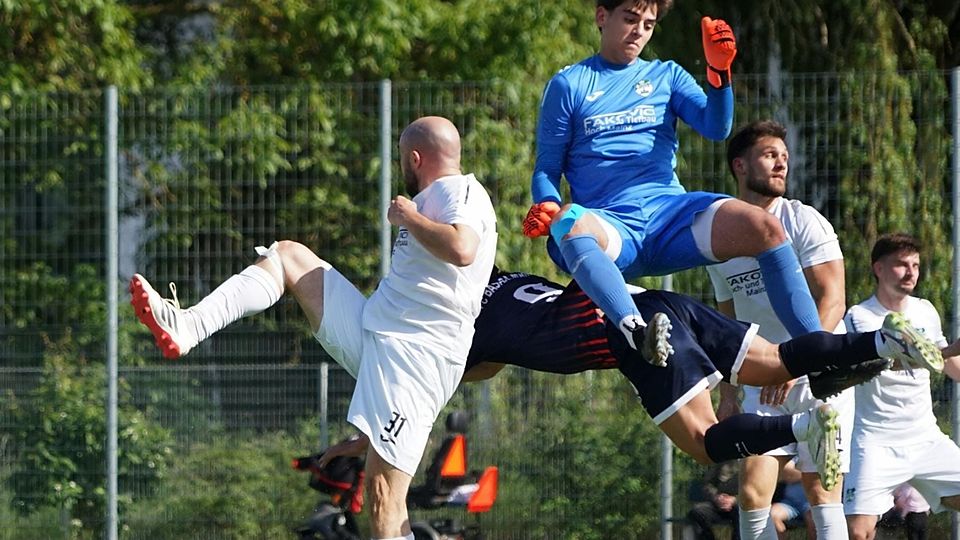 Wer gern Zweikämpfen zuschaut, kam beim Derby auf seine Kosten.