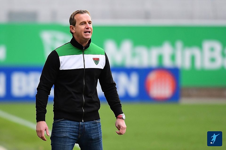 Marc Reitmaier konnte sich als Schweinfurt-Trainer über den ersten Punkt freuen.