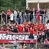 Der KSV Hessen Kassel - hier die Fans beim Auswärtsspiel in Homburg - hat sich hinter der Initiative "Aufstiegsreform 2025" postiert. 