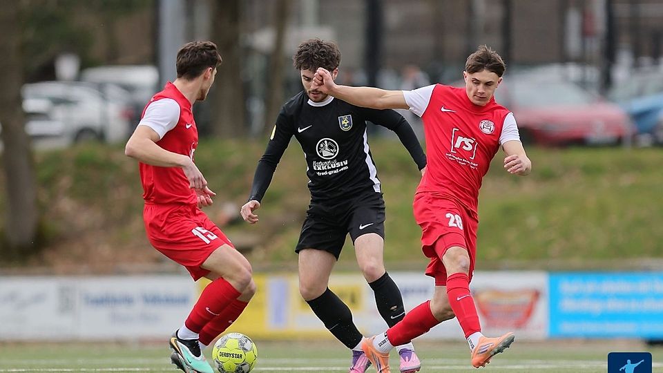 Hadamar gewinnt im Spitzenspiell gegen Hornau: Petak (rechts) überragt mit zwei Toren 