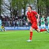 Jonathan Asp-Jensen feiert im Sachs-Stadion seinen Treffer zum 1:0 für die Bayern.