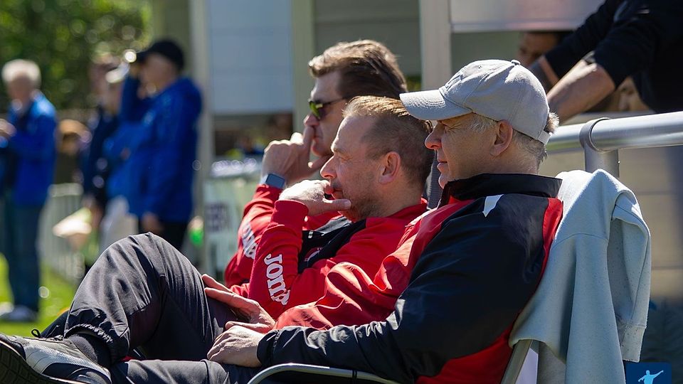 Spandau Trainer Icke Häßler (Mitte)