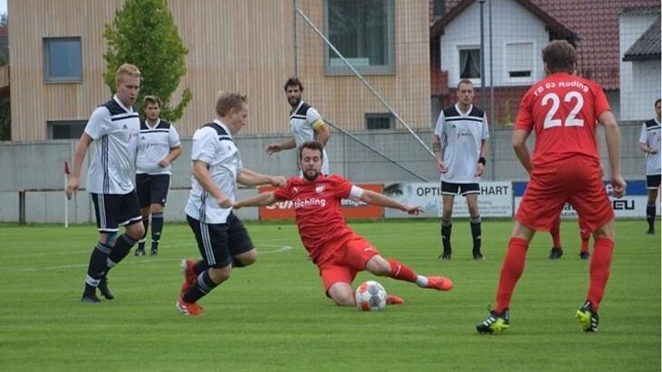 Kapitän Tobias Sturm und die Rodinger Reserve sind auf dem besten Weg zur Meisterschaft in der A-Klasse Süd. Nachbar FC Stamsried hat allerdings auch ein gewichtiges Wörtchen mitzusprechen bei der Titelvergabe.