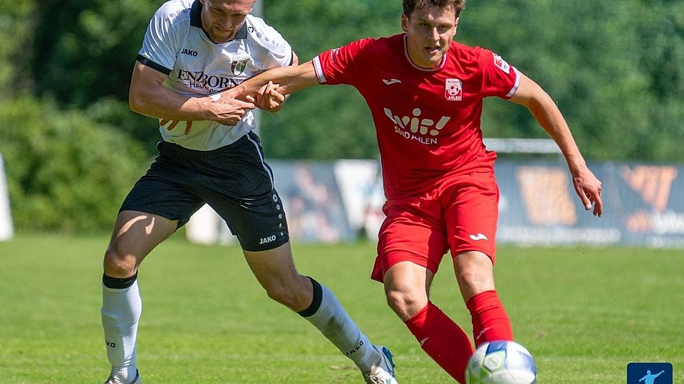 RW Ahlen (in Rot) ist neben dem SC Peckeloh der große Meisterschaftsfavorit.