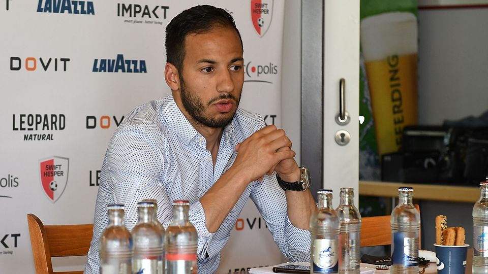 Sportdirektor Sofian Benzouien stellte die Neuzugänge vor