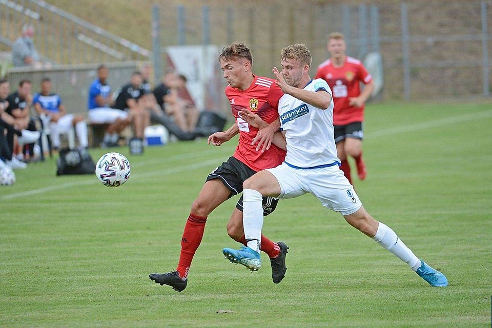 Nico Mai (in weiß) wechselt auf Leihbasis aus der Landeshauptstadt in den Harz.