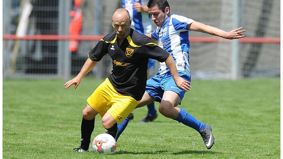 An vierter Stelle platzierte sich der FC Pfeffingen um Trainer Dieter Oswald (links) bei den Albstadt-Stadtmeisterschaften. Foto: Fuhrmann