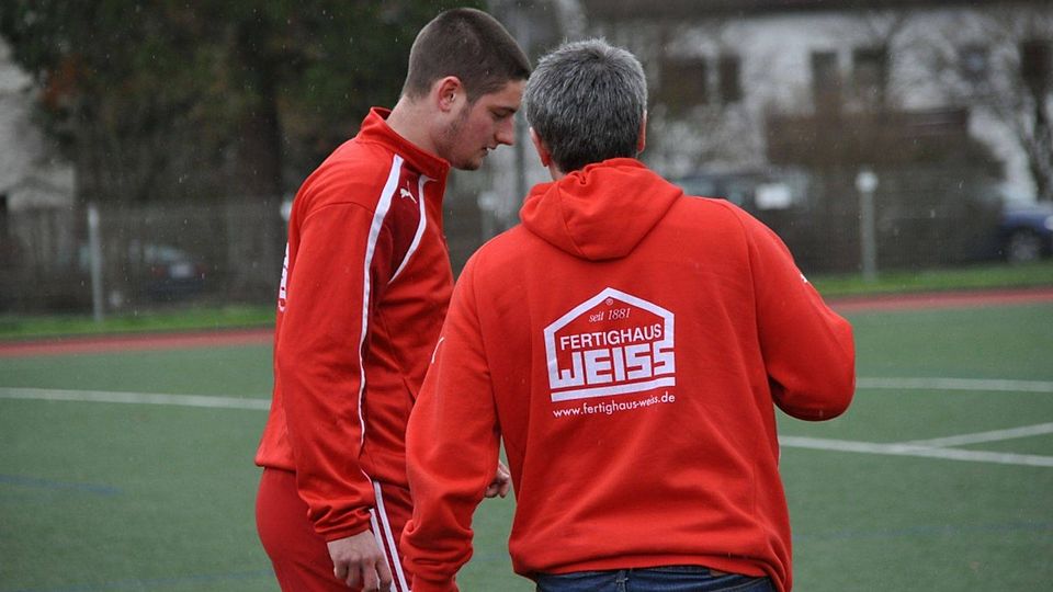 Verlässt zum Saisonende den FC Oberrot und trainiert dann den TSV Gaildorf: Jürgen Hartmann (rechts). F: Schmidt