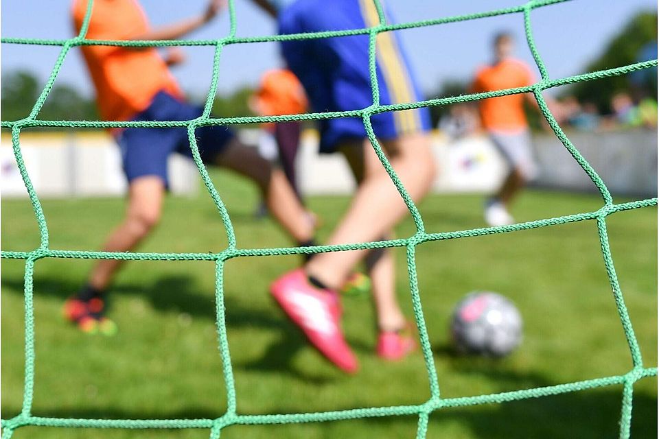Das Meisterschaftsspiel in Aldenhoven geriet außer Kontrolle, als sich Spieler beider Mannschaften plötzlich prügelten.