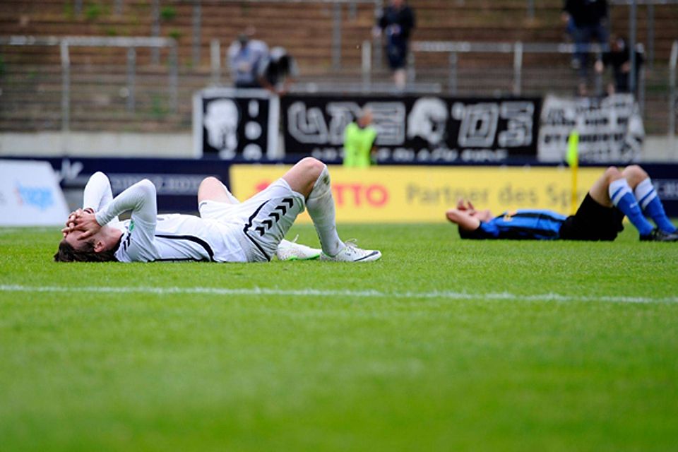 Das Bild des Wochenendes: das 1:1 im Direktduell bedeutete sowohl für den SV Wacker als auch für den 1. FC Saarbrücken den Abschied vom Profifußball. F: Getty Images