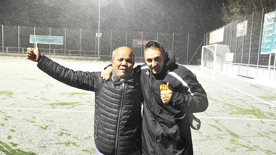 Trainer Sergio Colacino (rechts), hier mit dem ehemaligen Clubhauswirt Choey Sek, wird WB Ende Saison verlassen.