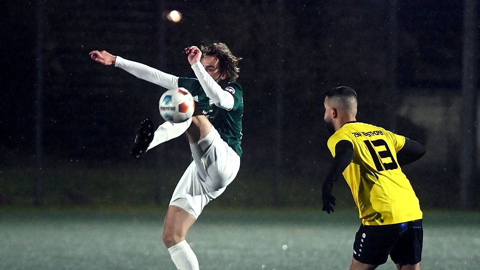 Trotz eines zweimaligen Zwei-Tore-Rückstand entführten Kevin Nagler (links) und der FC Horgau noch einen Punkt. Aivin Enimi und der TSV Gersthofen mussten sich mit einem 3:3 zufrieden geben.