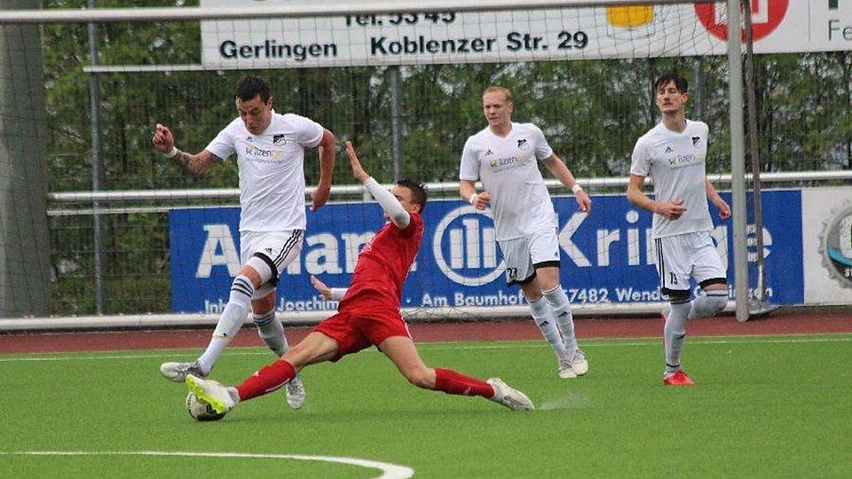 Der Kampf für die Spieler in den roten Trikots hat sich gelohnt, der FC Wetter bleibt der Bezirksliga erhalten.
