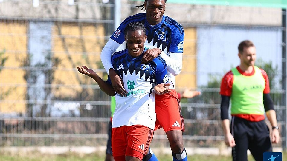 Maurice Boakye bejubelt zusammen mit Shafiq Nandja eines seiner Tore. 