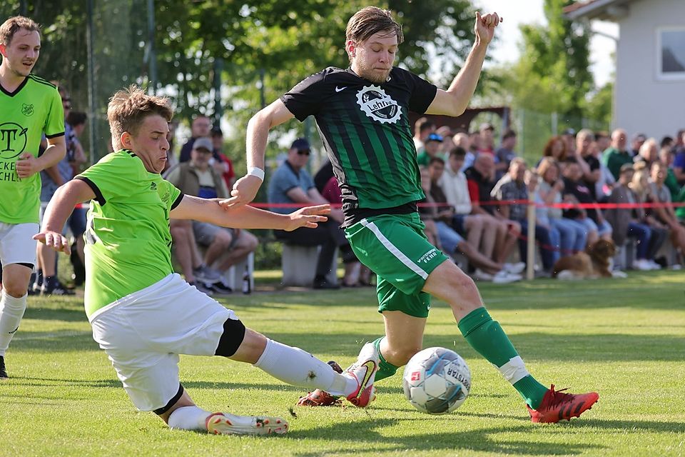 Relegationsspezialisten: Der SV Thenried (hellgrünes Dress) war schon letztes Jahr dabei. Diesmal ging's um den Verbleib in der Kreisliga, heuer um den Verbleib in der Kreisklasse.