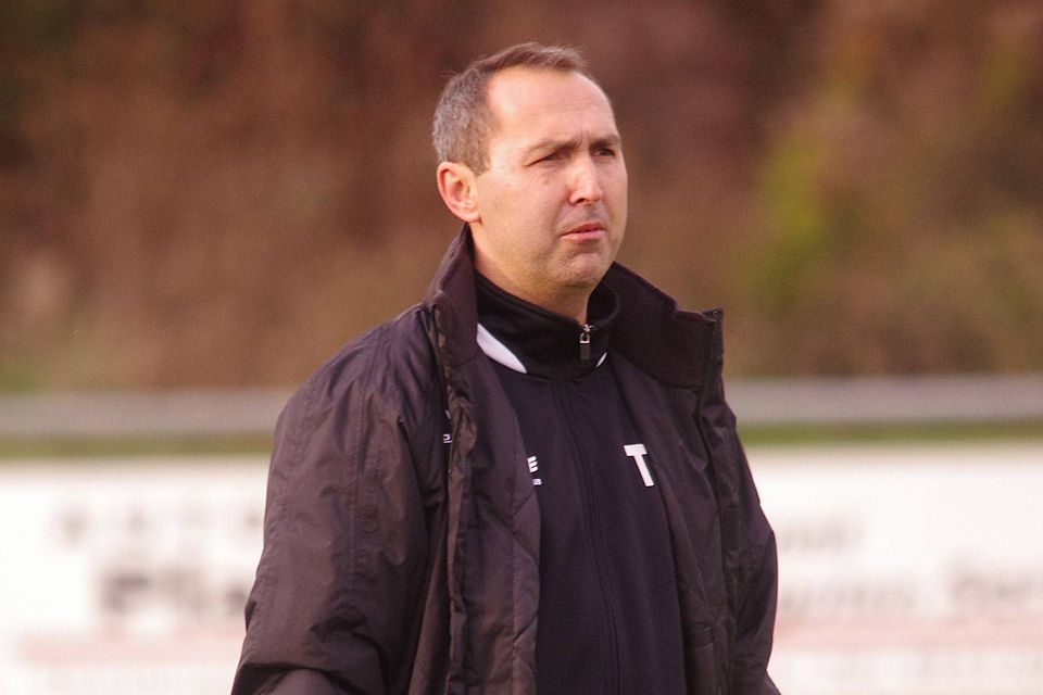 Trainer Martin Reißer schaffte mit dem zweitjüngsten Team der Landesliga frühzeitig den Klassenerhalt. Foto: Schmautz