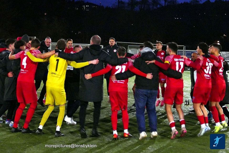 Jubeln im großen Kreis gehört bei Rot-Weiss Wittlich nach Siegen zu den Ritualen.