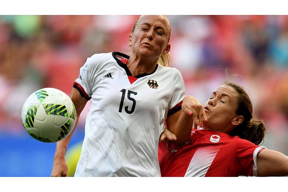 Gibt immer alles: Mandy Islacker, hier im Dress der deutschen Nationalmannschaft. AFP 