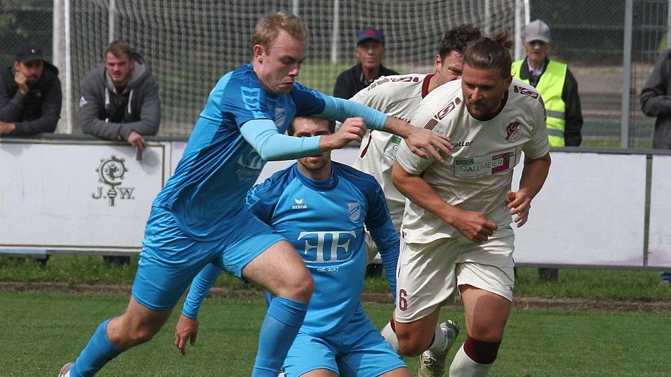 In Rosenheim können Vitus Vochatzer (links) und der TSV Eintracht Karlsfeld den Klassenerhalt perfekt machen.
