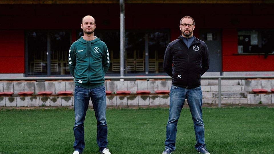 Thomas Allertseder (li.) und Armin Ostwinkel bilden das neue Trainerduo beim FC Julbach-Kirchdorf.