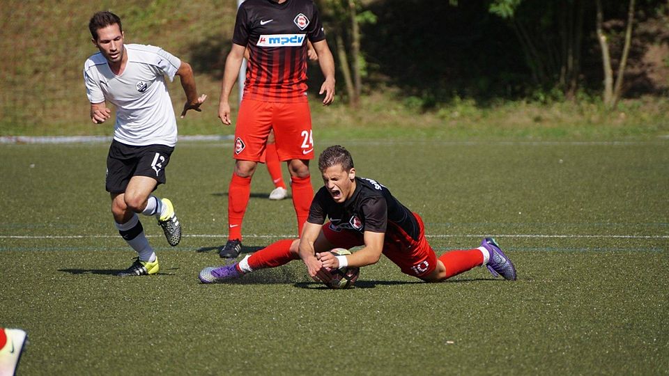 Eine echte Bruchlandung erlebte die SpVgg Neckarelz in ihrem ersten Heimspiel gegen die U23 des SV Sandhausen. F: Galm