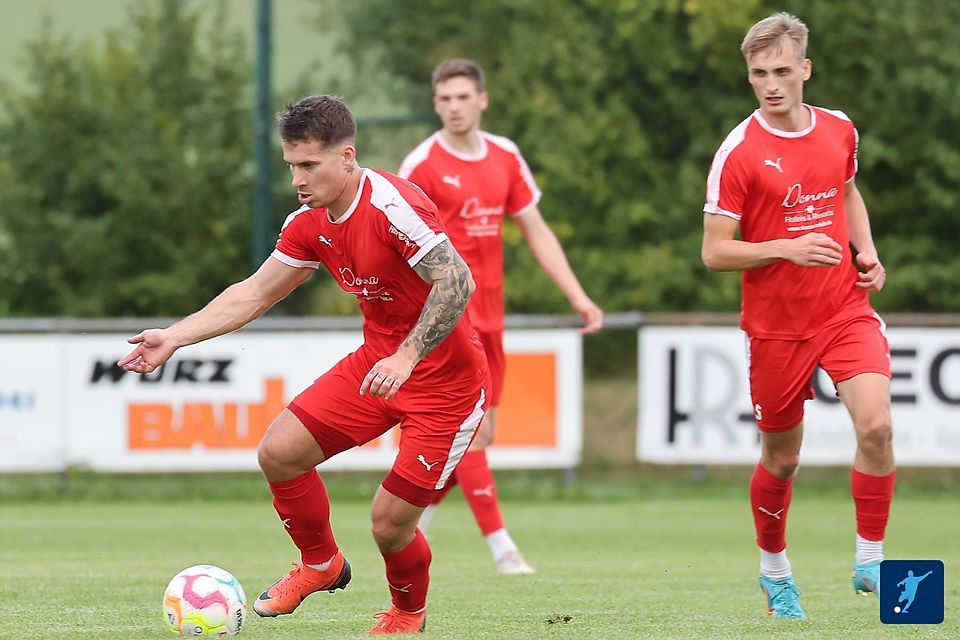 Michal Hvezda (am Ball) soll für mehr Offensivpower beim SC Zwiesel sorgen 