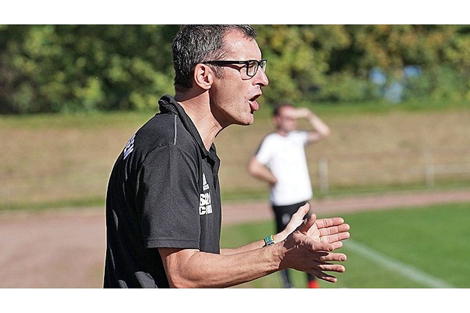 Trainer Ralf Engelstätter zog beim TSV Göggingen einen Schlussstrich.  Foto: Siegfried Kerpf