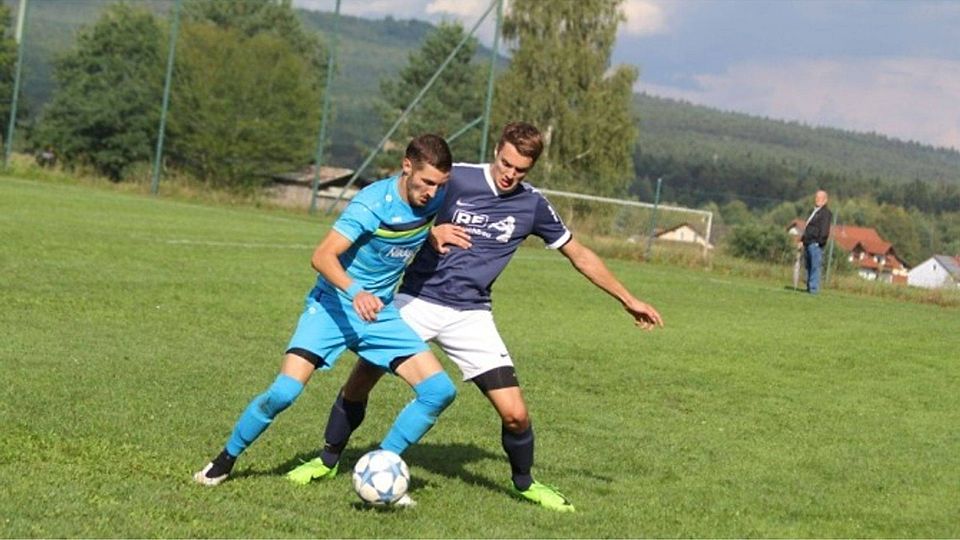Der SV Neubäu setzte sich mit 1:0 gegen den FC OVI-Teunz durch   Foto: Mühlbauer