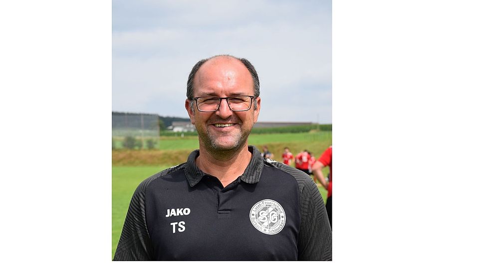 Sieht sich bei der SG Lasel-Feuerscheid nicht vom kurzfristigen Erfolg abhängig, sondern will das junge Team stetig entwickeln: Trainer Thomas Schon. 