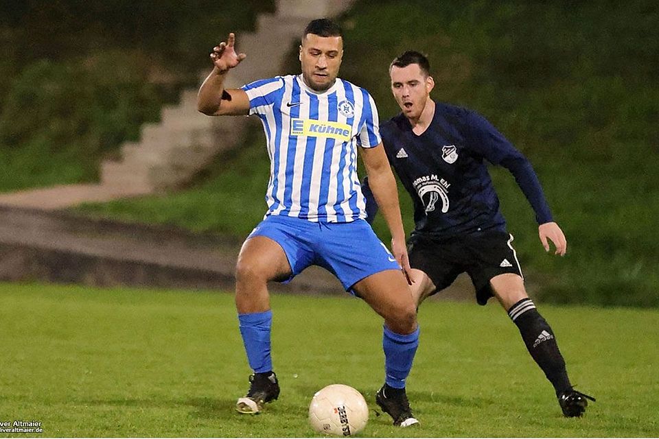 Adnen Jamli (links) ist mit 14 Treffern der Torjäger des SV Wallerfangen