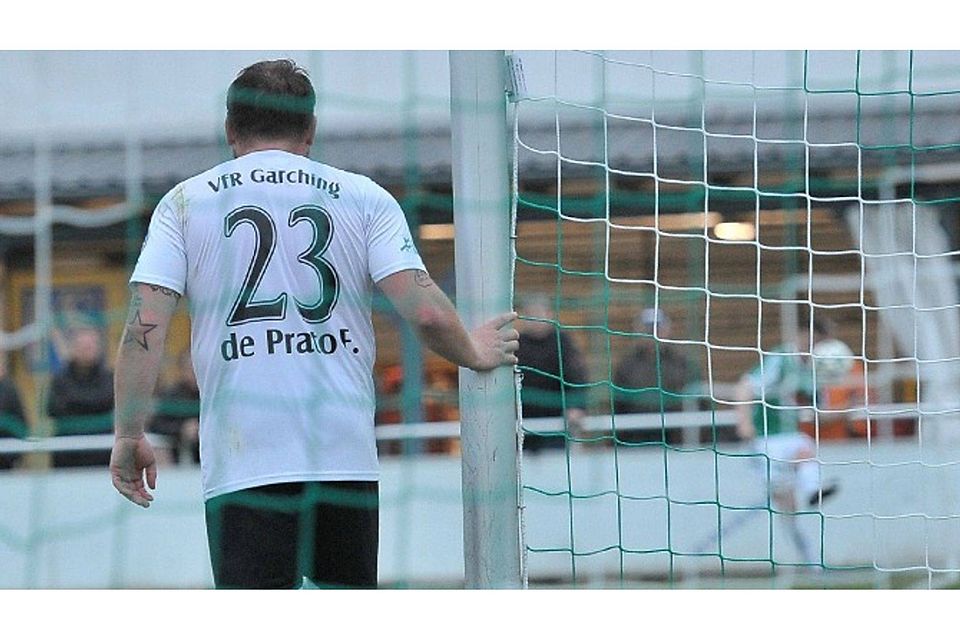 Noch köpft er für Regionalligist VfR Garching, im Sommer wechselt Florian De Prato wieder zurück zum TSV Moosach. Foto: Geisler