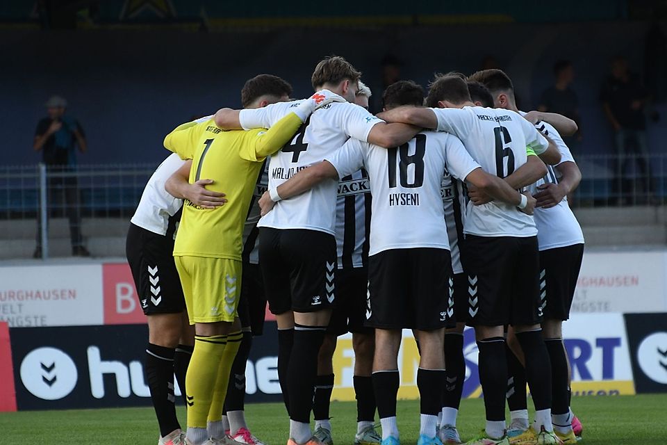 Die Kicker des SV Wacker Burghausen im ersten Spiel nach der Entlassung von Hannes Sigurdsson.