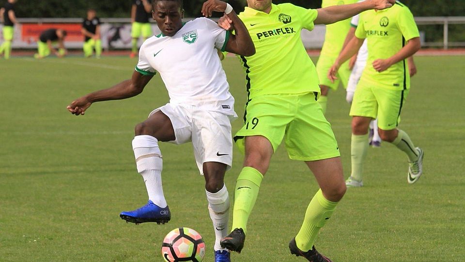 Mit dem FC Viktoria nur zweiter Seiger: Victor Ribeiro (links). F: Bernd Wolf