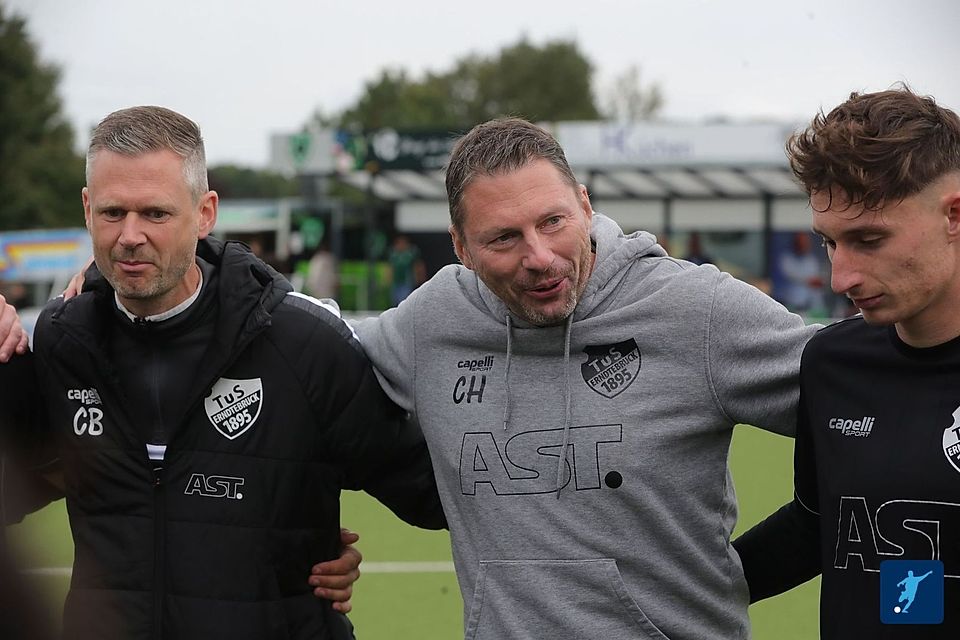 Christian Behle (l.) und Christian Hartmann bleiben die Trainer des TuS Erndtebrück.
