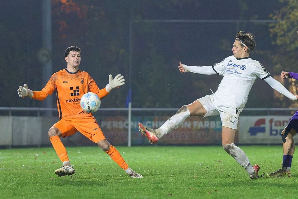 Kareths Schlussmann Niklas Kresz musste gegen Schwarzhofen zweimal hinter sich greifen.