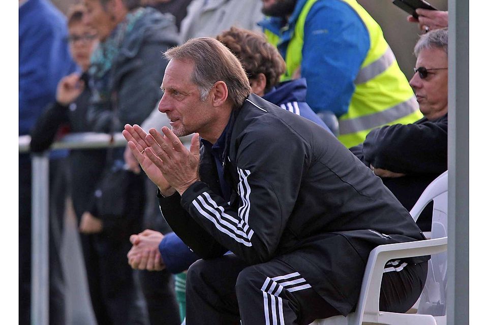 Abschied: Mitterteichs Trainer Reinhold Schlecht hört nach dieser Saison auf. F: Brüssel
