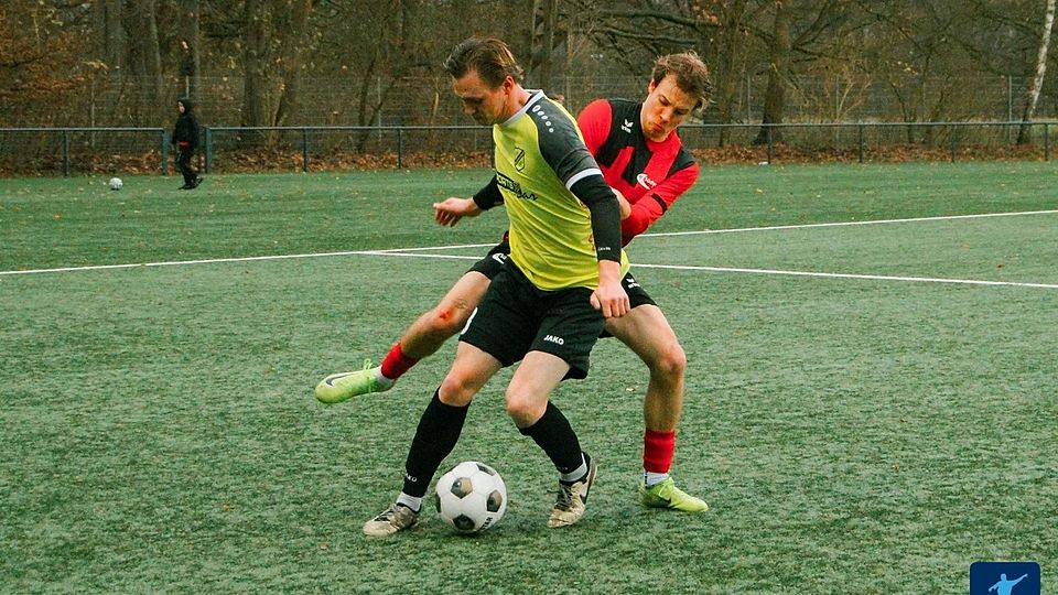 Der SV Schönenbach (in gelb) übernimmt die Tabellenführung!