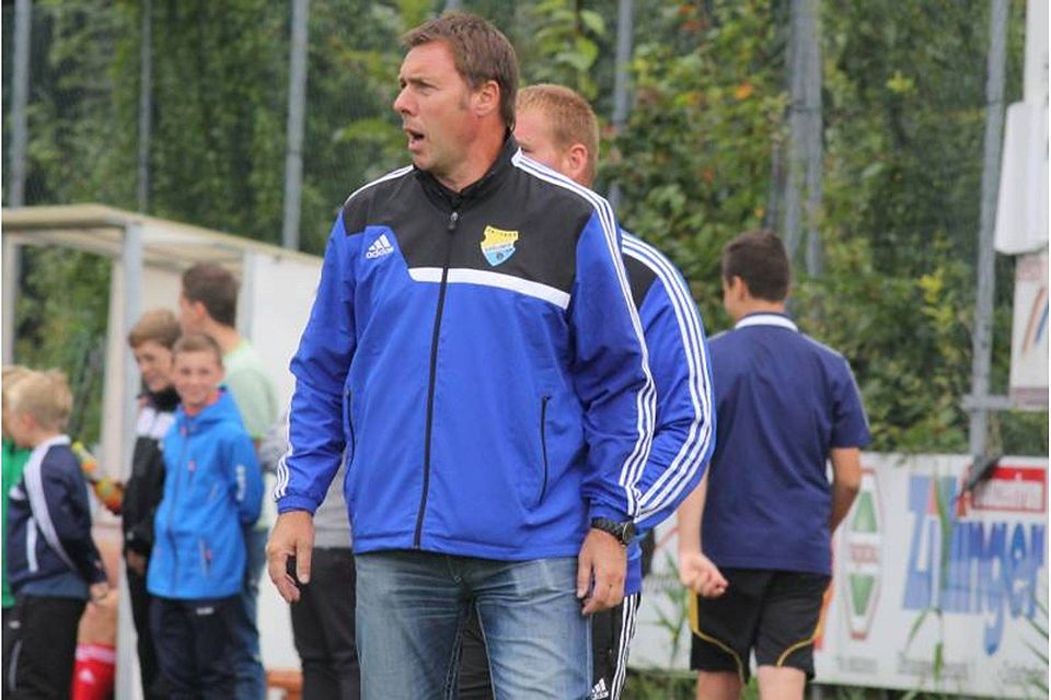 Uwe Augustin bleibt über das Saisonende hinaus Trainer beim SV Schöllnach F: Enzesberger