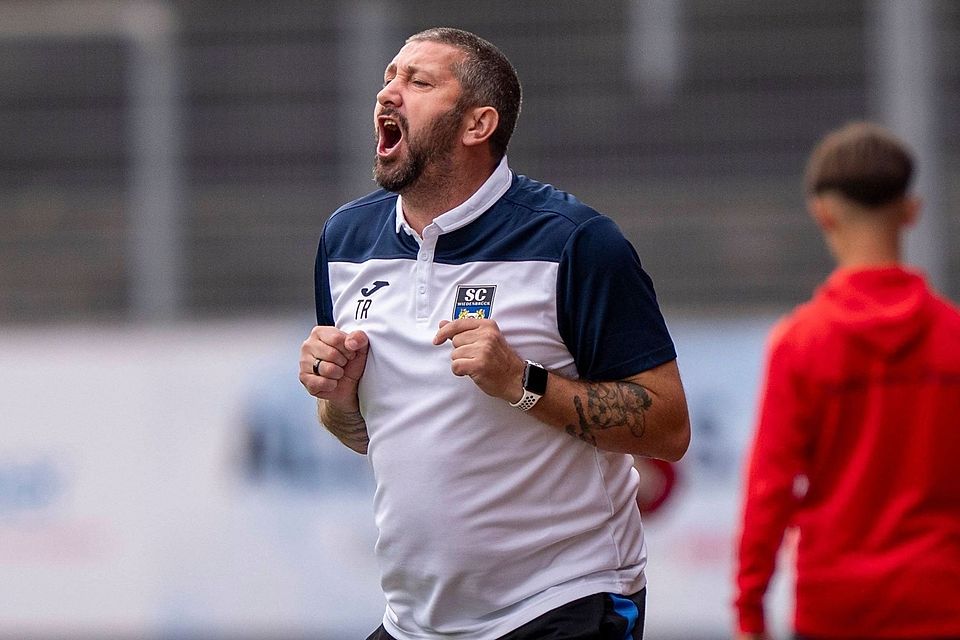 Sascha Mölders wurde nach sechs sieglosen Spielen in Serie von seinen Aufgaben als Trainer des SC Wiedenbrück entbunden.