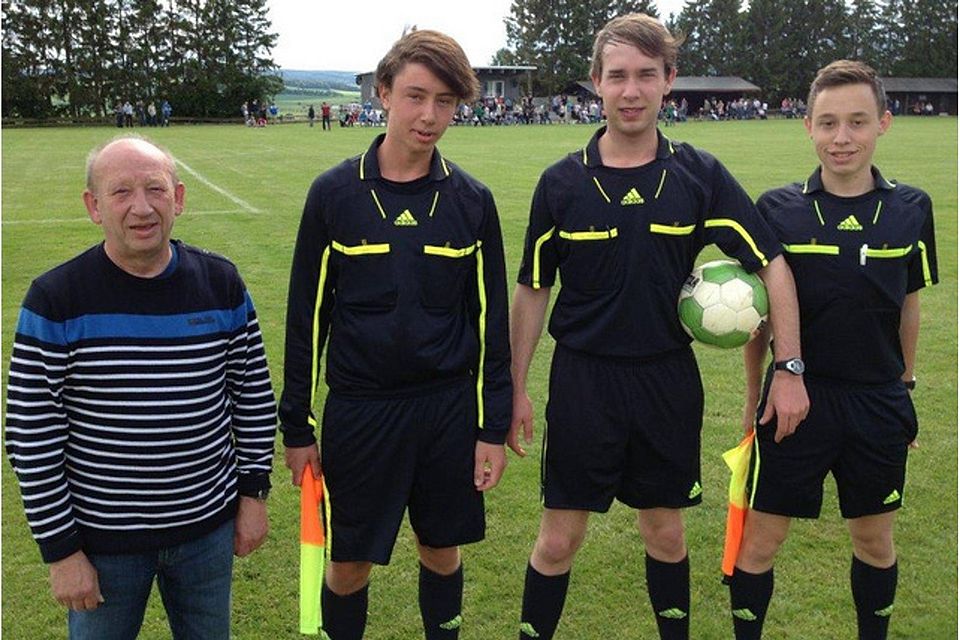 v.l. Erwin Kurte KSA Mitglied Kreis Höxter-Warburg, Florian Kohlweg 15 Jahre, Patrick Büscher 19 Jahre, Florian Kohlweg 15 Jahre