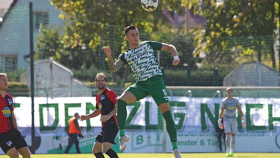 Visiert mit seiner Truppe die Rückkehr in die Kreisliga an: Tomáš Petráček, Spielertrainer und Torjäger des 1. FC Rötz (hier im Trikot seines Ex-Klubs BSG Chemie Leipzig).