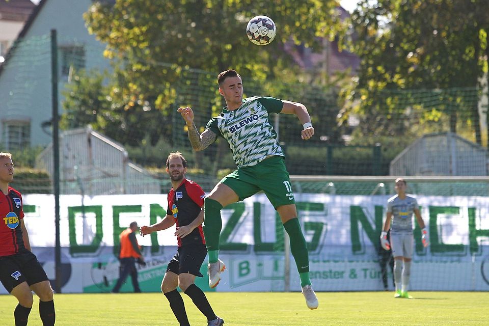 Visiert mit seiner Truppe die Rückkehr in die Kreisliga an: Tomáš Petráček, Spielertrainer und Torjäger des 1. FC Rötz (hier im Trikot seines Ex-Klubs BSG Chemie Leipzig).
