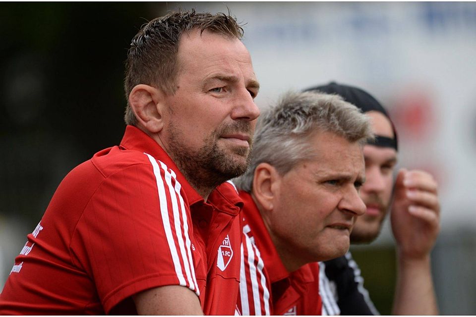FSV-Coach Jörg Pötzinger (links) hofft, dass seine Mannschaft über den Kampf zum Erfolg findet.F: Mularczyk