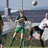 Thenried und der SC Regensburg (rechts, hier im direkten Duell) wollten in der Landesliga Süd vorne mitspielen – und tun das auch.