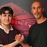 Neuer Torhüter beim TSV Steinbach Haiger: Tyler Dogan (l.) wird von Sportdirektor Joseph Laumann am Haarwasen begrüßt. © TSV Steinbach Haiger