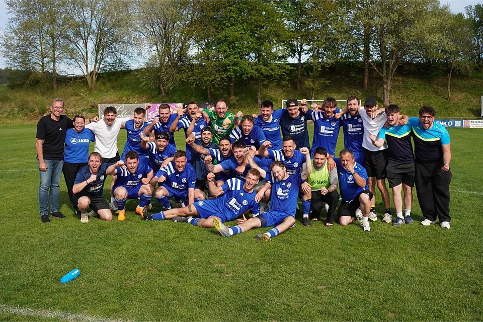 Der SV 08 Auerbach kürt sich vorzeitig zum Meister der Kreisliga Nord und kehrt damit nach zwei Jahren wieder in die Bezirksliga zurück.