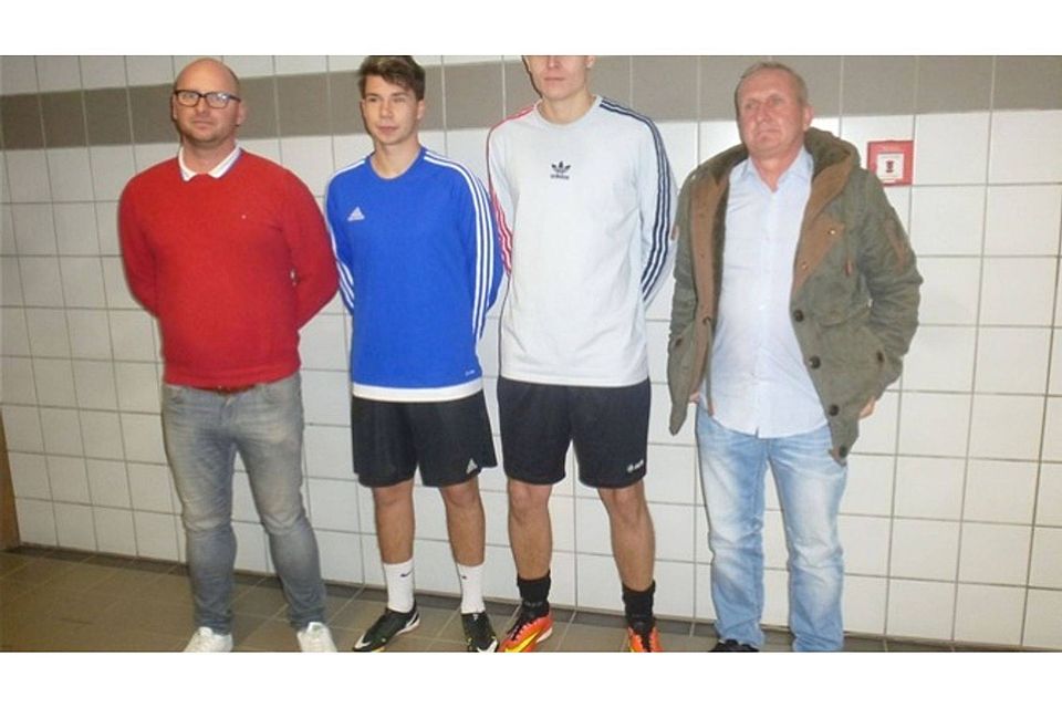 Marco Schmidtke (links) stellte neben dem neuen Coach Georg Winkler auch die Neuzugänge Mario Schieder und Christoph Zinnbauer vor.  Foto: Mandl
