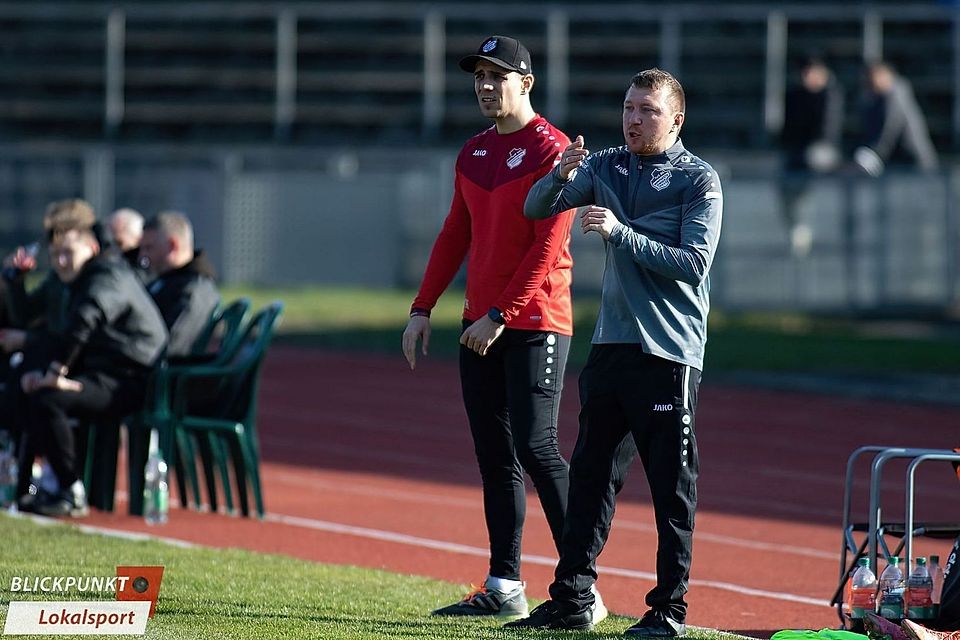 Dennis Hübner (links) ist nicht mehr Coach des Westfalenligisten TuS 05 Sinsen.