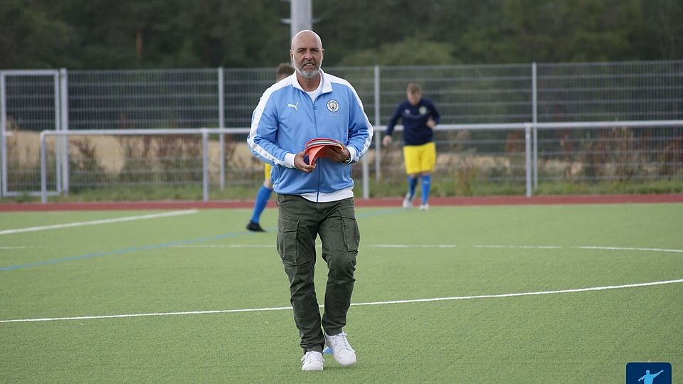 Oliver Schöneck coacht künftig die Zweite des FC Bierstadt.