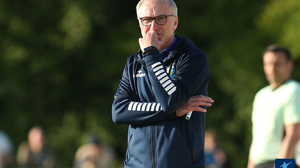 Trainer von TuRa Harksheide: Jörg Schwarzer.